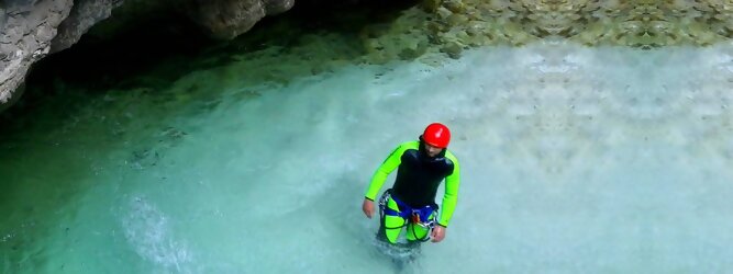 Canyoning - Die Hotspots für Rafting und Canyoning. Abenteuer Aktivität in derNatur. Tiefe Schluchten, Klammen, Gumpen, Naturwasserfälle.